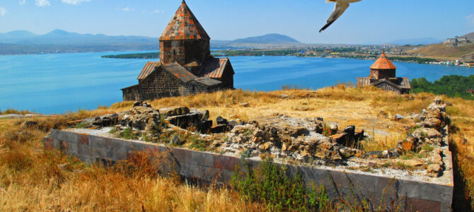 Es ist Zeit zu reisen. Buchen Sie Ihren Urlaub um und besuchen Sie Georgien, Armenien oder die Ukraine im Jahr 2021